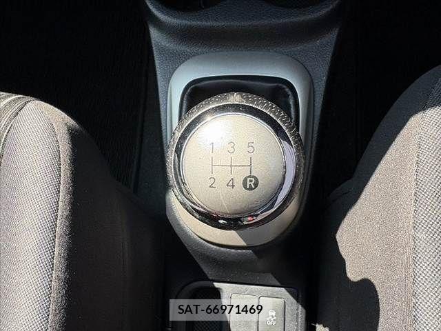 Toyota VITZ 2016-03 8629562-2