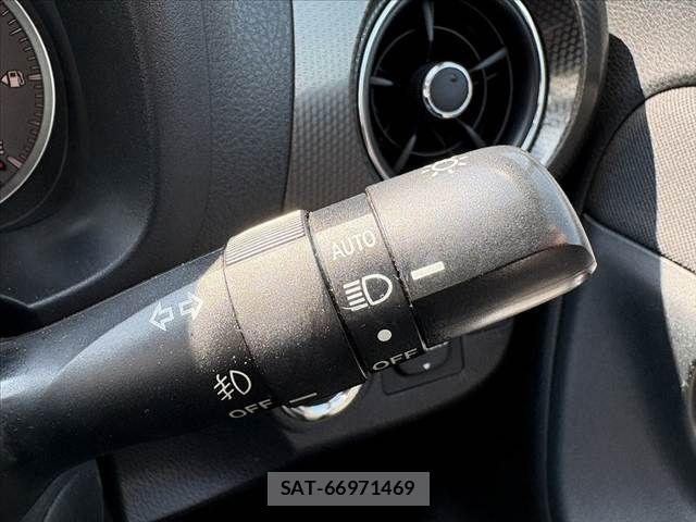 Toyota VITZ 2016-03 8629562-29