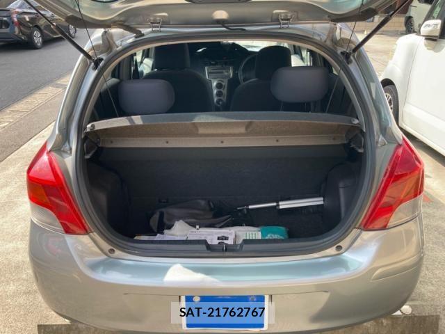 Toyota VITZ 2009-11 8629585-9