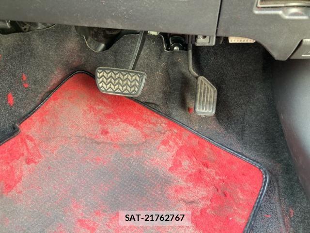 Toyota VITZ 2009-11 8629585-14
