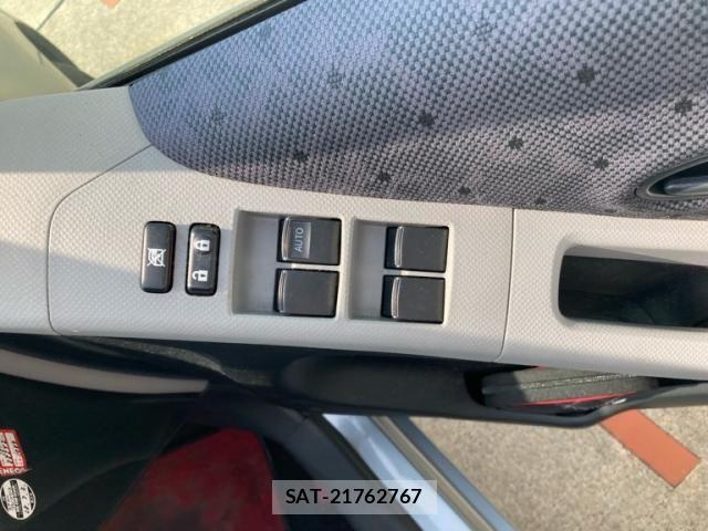 Toyota VITZ 2009-11 8629585-16