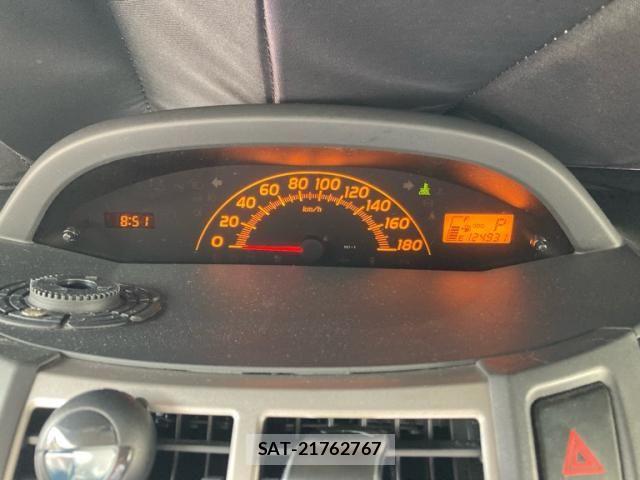 Toyota VITZ 2009-11 8629585-21