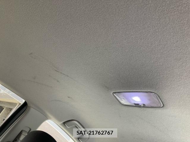 Toyota VITZ 2009-11 8629585-22