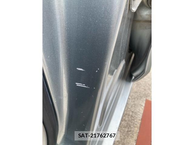 Toyota VITZ 2009-11 8629585-26