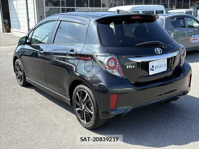 Toyota VITZ 2014-06 8629564-12