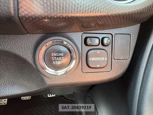 Toyota VITZ 2014-06 8629564-27