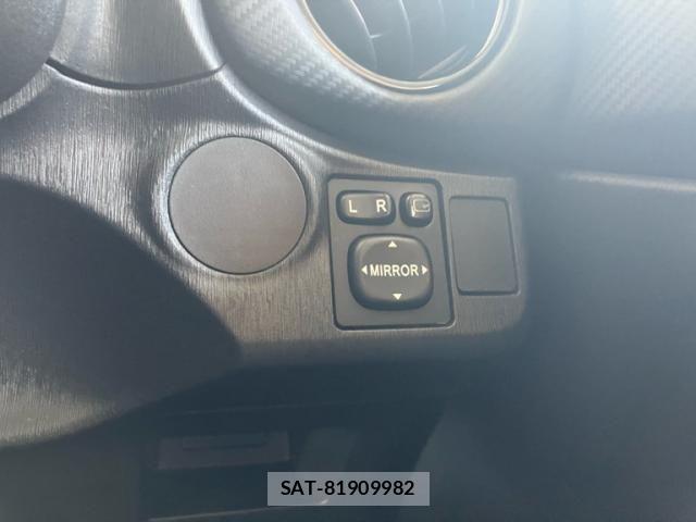 Toyota VITZ 2012-01 8629565-15