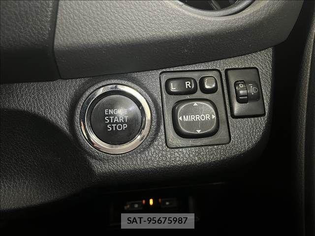 Toyota VITZ 2015-09 8629568-18