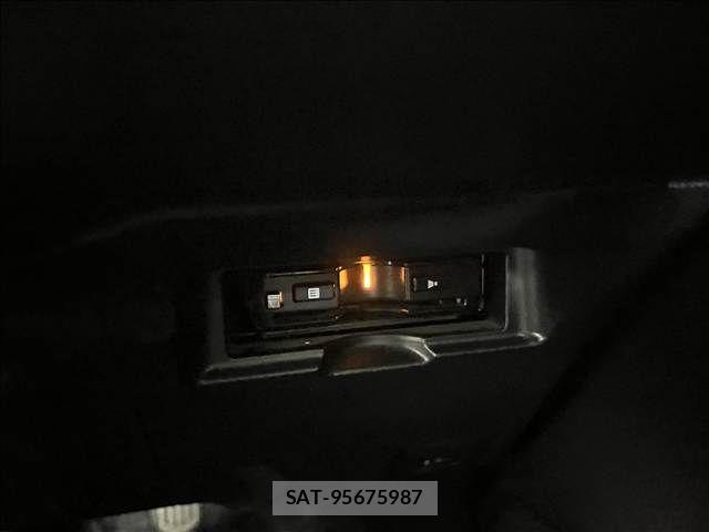 Toyota VITZ 2015-09 8629568-19