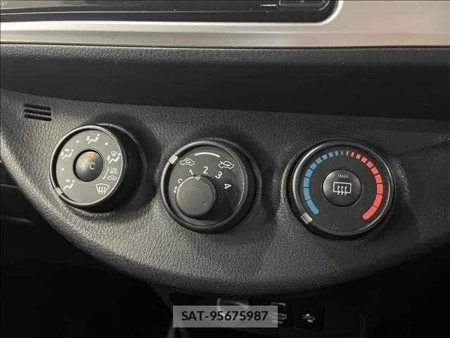 Toyota VITZ 2015-09 8629568-21