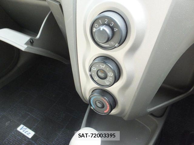 Toyota VITZ 2009-09 8629569-23