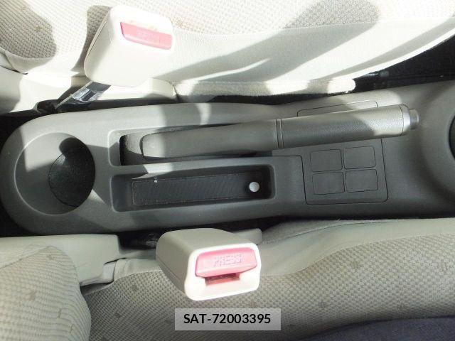 Toyota VITZ 2009-09 8629569-24