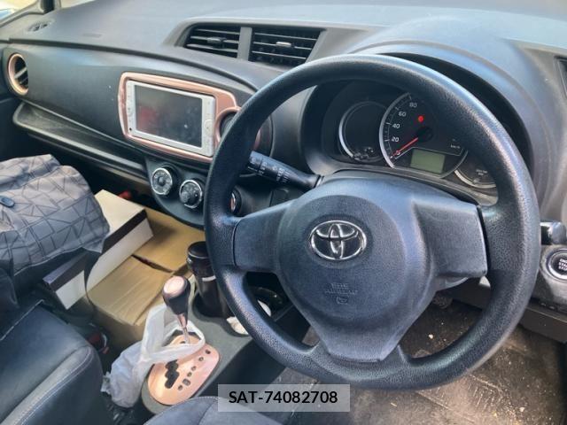 Toyota VITZ 2013-09 8629582-9