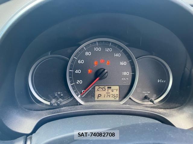 Toyota VITZ 2013-09 8629582-15