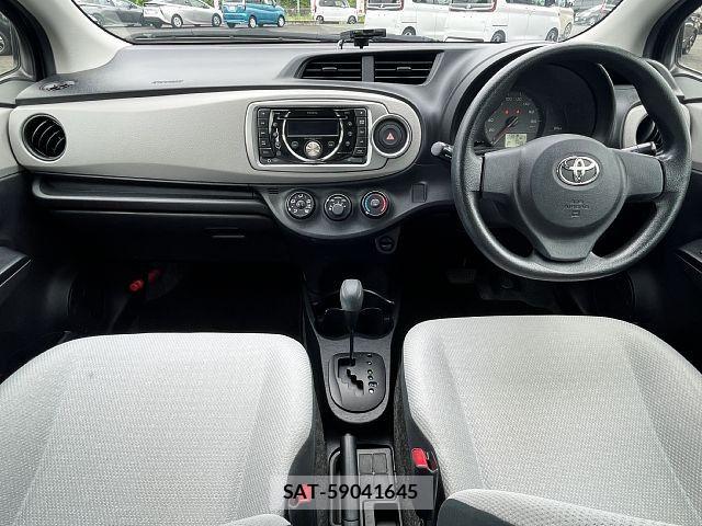 Toyota VITZ 2011-11 8662201-1