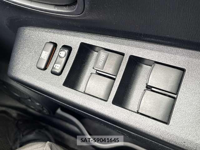Toyota VITZ 2011-11 8662201-5
