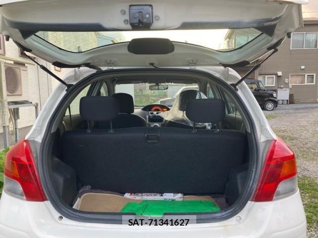 Toyota VITZ 2011-02 8667100-9