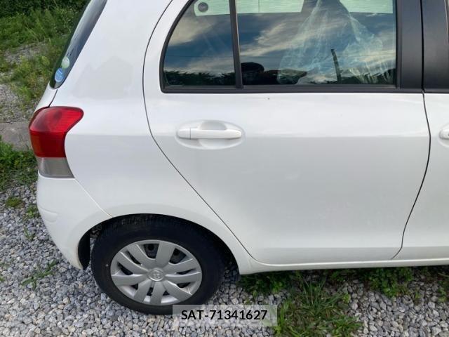 Toyota VITZ 2011-02 8667100-3
