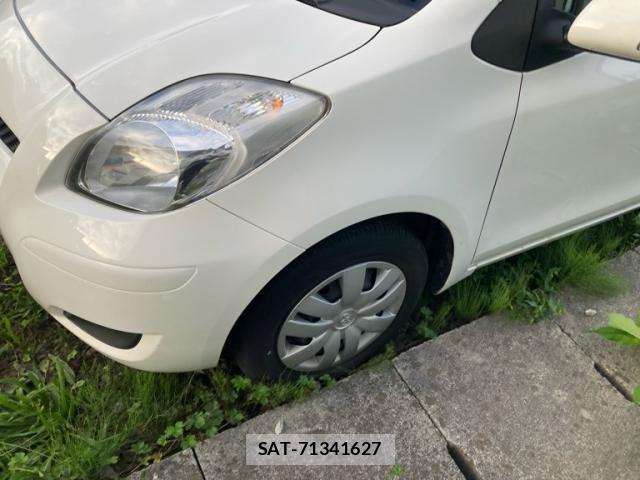 Toyota VITZ 2011-02 8667100-4