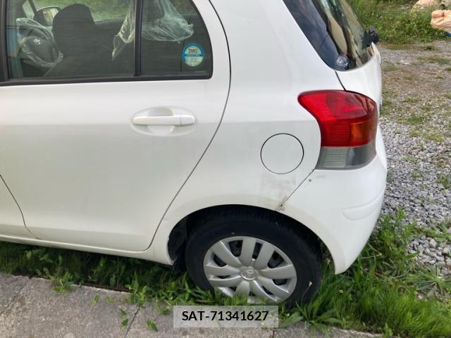 Toyota VITZ 2011-02 8667100-6