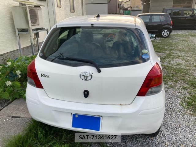 Toyota VITZ 2011-02 8667100-7