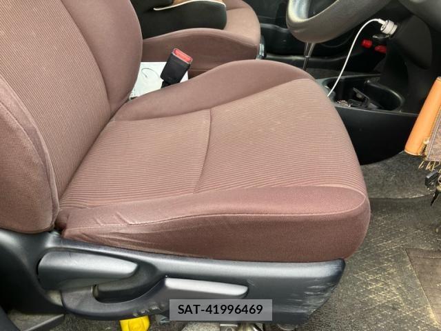 Toyota VITZ 2012-06 8662205-15