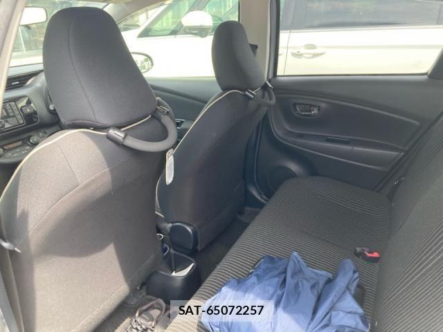 Toyota VITZ 2017-09 8662191-11