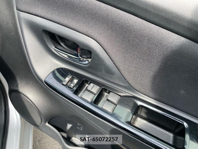 Toyota VITZ 2017-09 8662191-13