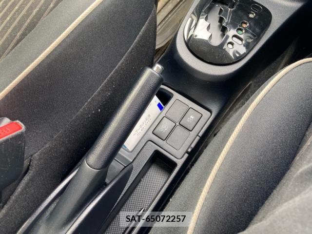 Toyota VITZ 2017-09 8662191-18