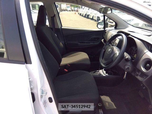 Toyota VITZ 2016-09 8667099-3