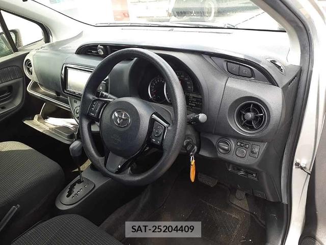 Toyota VITZ 2019-08 8656627-6