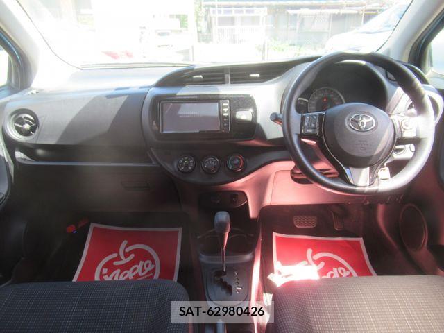 Toyota VITZ 2017-03 8662192-1