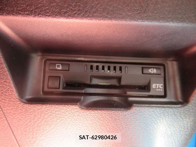 Toyota VITZ 2017-03 8662192-23