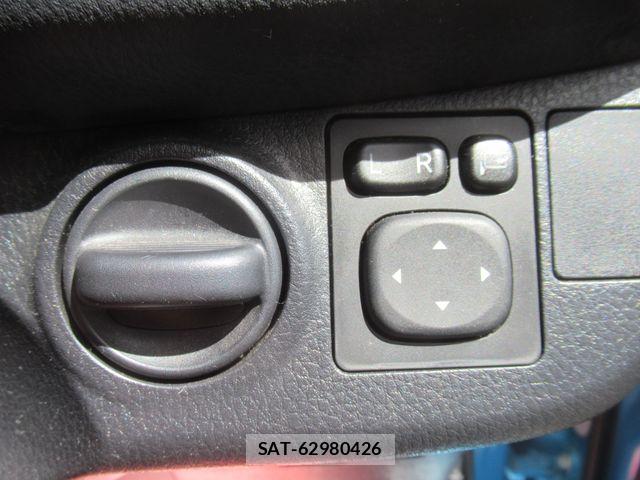Toyota VITZ 2017-03 8662192-24
