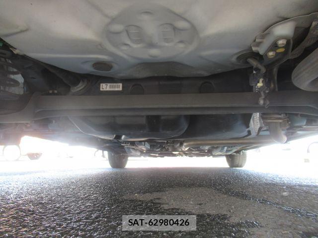 Toyota VITZ 2017-03 8662192-28