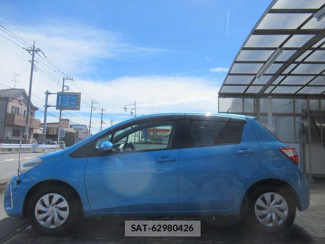 Toyota VITZ 2017-03 8662192-3