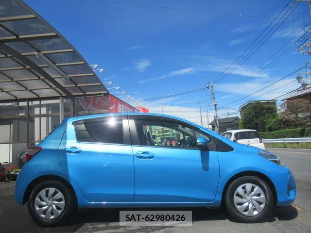Toyota VITZ 2017-03 8662192-4
