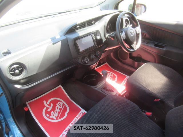 Toyota VITZ 2017-03 8662192-5