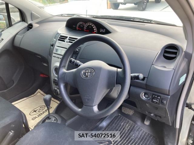 Toyota VITZ 2006-03 8662204-3