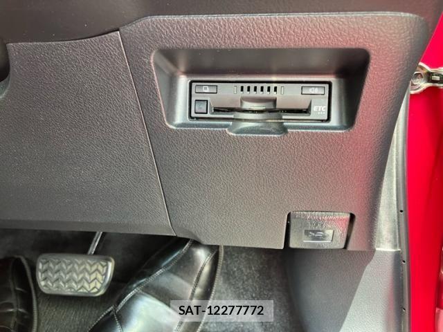 Toyota VITZ 2016-10 8662207-19