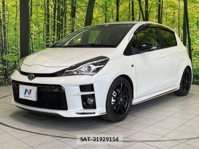 Toyota VITZ 2017-11 8667098-13