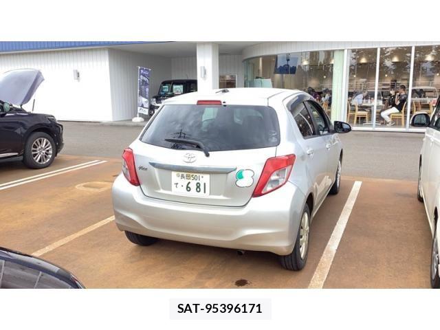 Toyota VITZ 2011-08 8662202-3