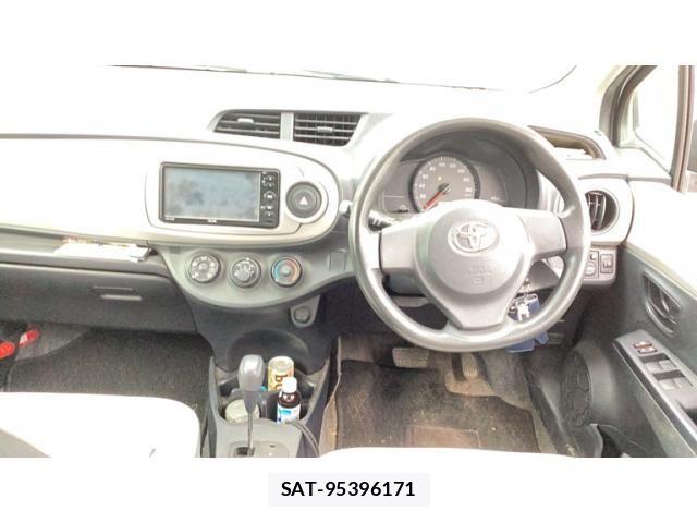 Toyota VITZ 2011-08 8662202-6
