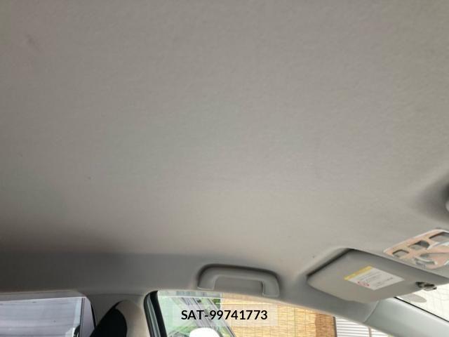 Toyota VITZ 2011-11 8686871-10