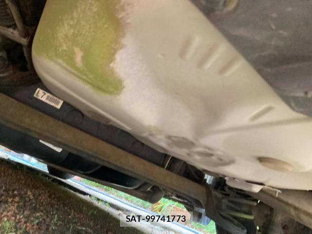 Toyota VITZ 2011-11 8686871-13