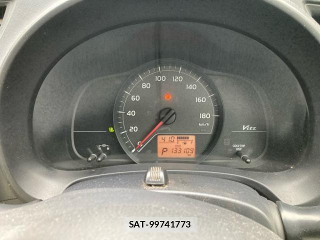 Toyota VITZ 2011-11 8686871-15