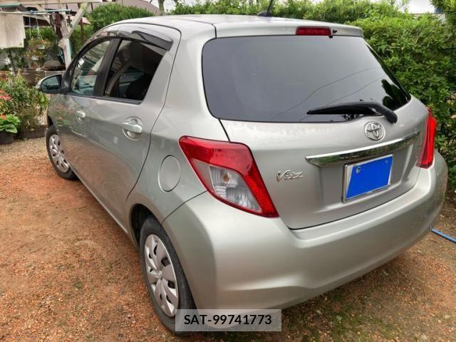 Toyota VITZ 2011-11 8686871-3