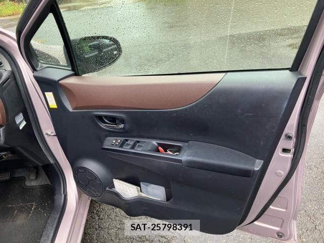 Toyota VITZ 2011-10 8686870-10