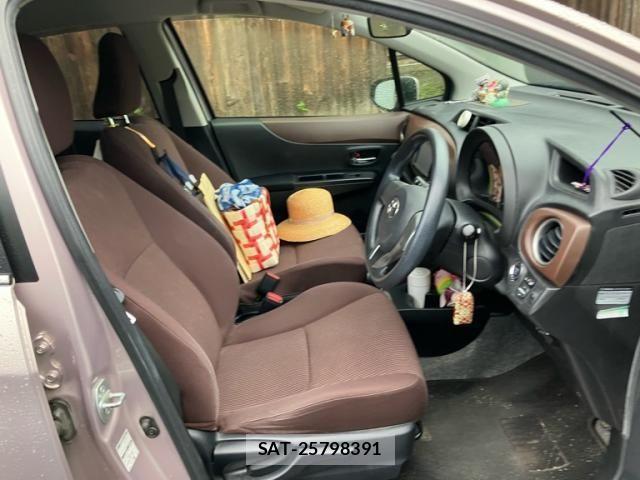 Toyota VITZ 2011-10 8686870-11