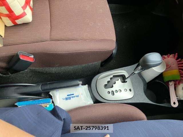 Toyota VITZ 2011-10 8686870-17